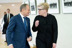 D. Tuskas – apie sankcijas Rusijos ir Baltarusijos žemės ūkio produkcijai, Lenkijos ir Lietuvos solidarumą agresijos atveju