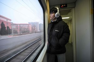 Nepaisant ekonominių sunkumų, Kinija 2024 m. nustatė ambicingą 5 proc. augimo tikslą