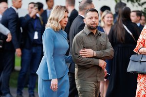 Pirmoji Ukrainos ponia prakalbo apie pakitusią V. Zelenskio emocinę būklę: „Jam sunku“