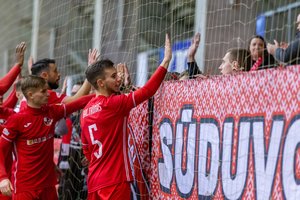 A lygos turo apžvalga: lygiųjų serija ir debiutantų triumfas