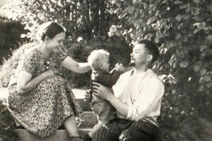 Akademikai atviru laišku prašo iš naujo įvertinti Salomėjos Nėries kūrybą ir biografiją