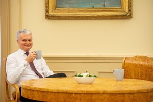 G. Nausėdos štabas jau kviečia už jį pasirašiusius kavos, tarp jų – ir T. V. Raskevičius