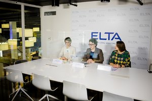 Žmogaus teisių centras kreipėsi į G. Nausėdą ir kitus kandidatus: moterims reikia ne tulpių, o Stambulo konvencijos