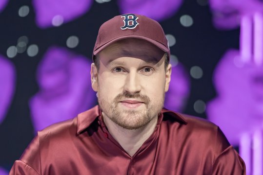 Humoristas B. Lastauskas „Muzikinės kaukės“ komisijoje: „Visą gyvenimą mokytojai mane skalbė pažymiais, dabar pažymius galiu rašyti aš“