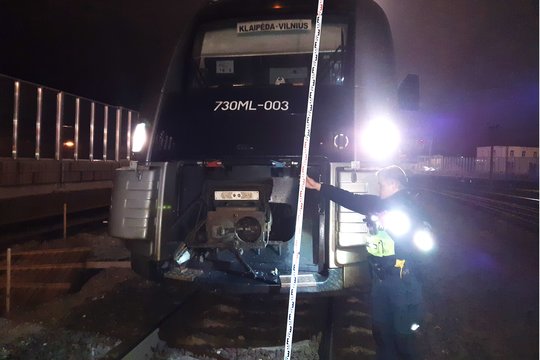 Radviliškyje traukinys mirtinai sužalojo per pervažą ėjusį vyrą