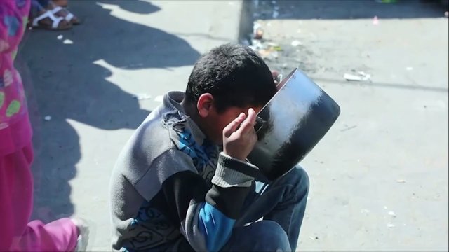 Nupasakojo beviltišką padėtį Gazoje: nuo netinkamos mitybos ir dehidratacijos miršta vaikai