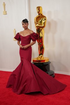 „Oskarų“ raudonuoju kilimu žengė Holivudo elitas.<br> ELTA-EPA nuotr.