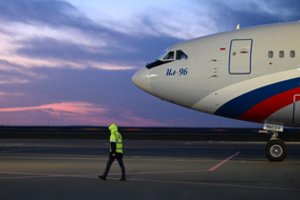 Žiniasklaida: Rusijoje pradėjo gesti lėktuvai su V. Putino palyda