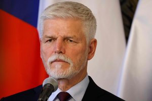 Čekijos prezidentas: NATO karių buvimas Ukrainoje jokių tarptautinių normų nepažeistų