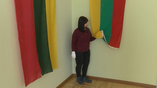 Kretingos muziejuje Kovo 11-oji – ypatinga: papuošė unikalios Lietuvos trispalvės