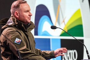 Lenkijos prezidentas siūlo nustatyti 3 proc. išlaidų gynybai normatyvą NATO šalims