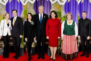 Į Vilniaus rotušę plūdo išsipustę garbūs svečiai: ten išdalyti ypatingi apdovanojimai