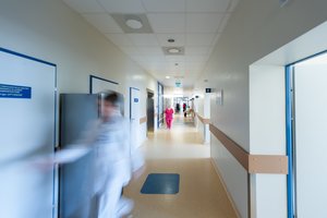 Ligonių kasos pasirašė sutartis su gydymo įstaigomis: paskirstyta net 2,32 mlrd. eurų