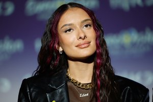 Po kelias savaites trukusių ginčų Izraelis pristatė pakeistą „Eurovizijos“ dainą