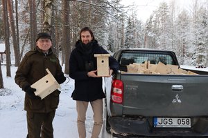 Miškininkai pasitinka grįžtančius sparnuočius: patarė, kokie inkilai tinkami ir kokių geriau vengti