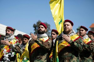 „Hezbollah“ atsakymas Izraeliui: paleido daugiau kaip 100 raketų