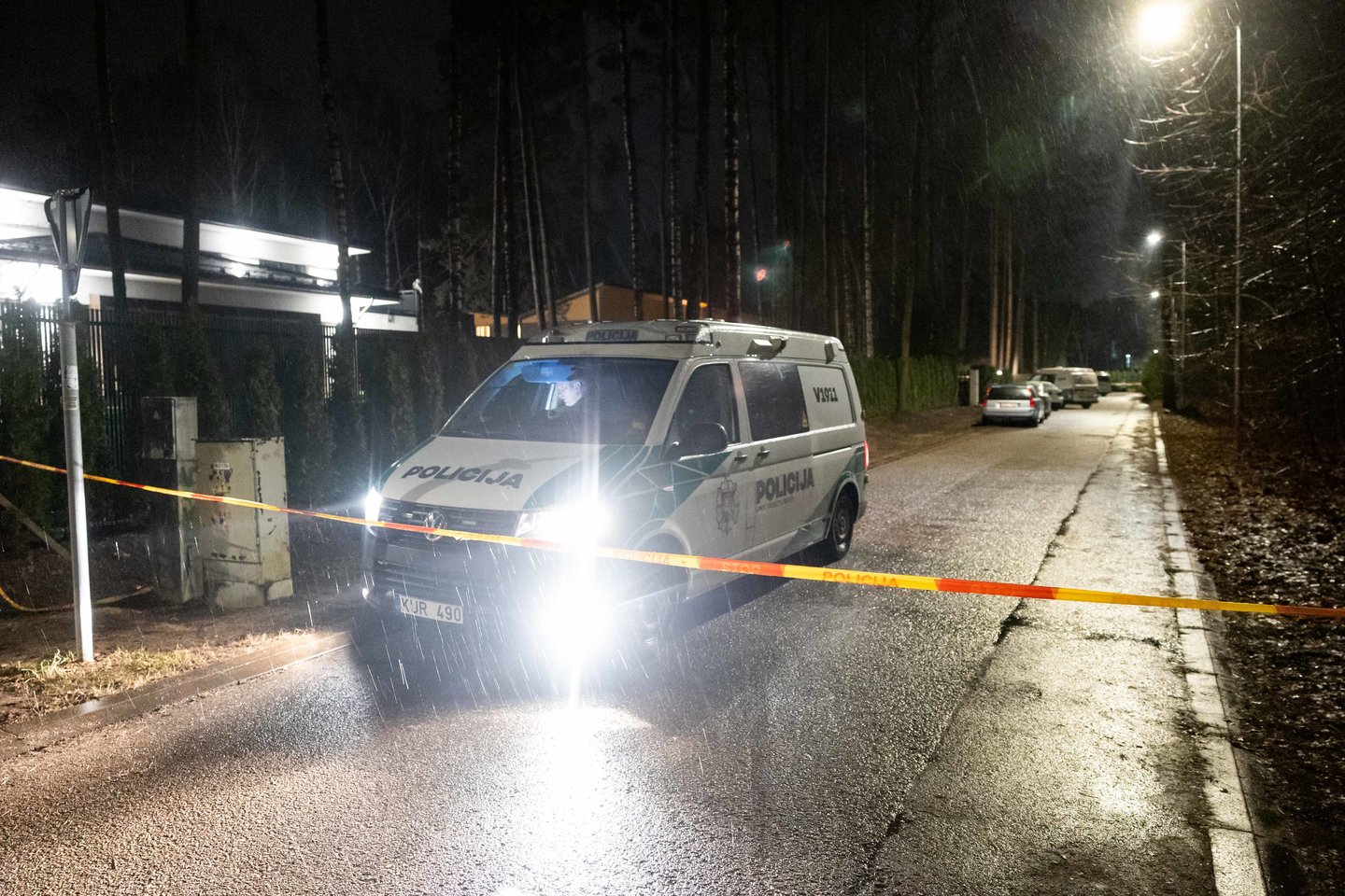 Vėlų antradienio vakarą Vilniuje prie savo namų užpultas A.Navalno bendražygis L.Volkovas.<br> T.Bauro nuotr.