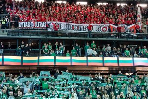 Už įžeidžiančias ar necenzūrines skanduotes – sankcijos „Žalgiriui“ ir „Rytui“