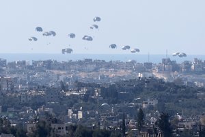Vokietija jungiasi prie pagalbos numetimo į Gazos Ruožą operacijos