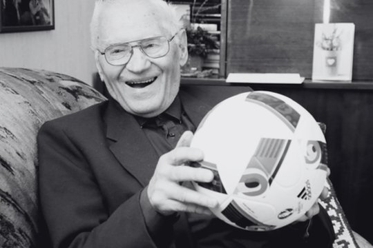 Anapilin iškeliavo Šiaulių futbolo legenda R. Urnikas