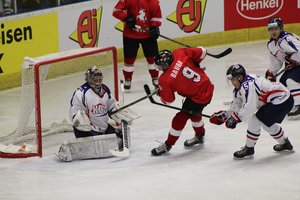 Nepralenkiamas: ledo ritulio rinktinės rekordų knygose ryškiausiai šviečia E. Baubos pavardė