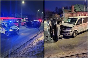 Po smūgio į šoną Vilniuje apvirto „Renault“ – vienas žmogus sužeistas