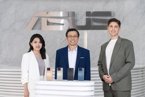 ASUS pristato „Zenfone 11 Ultra“ – naują išmaniųjų telefonų inovacijų erą