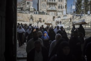 Pirmoji penktadienio malda per ramadaną Jeruzalėje praėjo taikiai