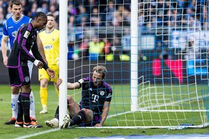 „Bayern“ sudaužė autsaiderį, tačiau atsitrenkęs į vartus traumą gavo H. Kane'as