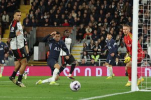 „Tottenham“ klubas nepasinaudojo šansu pakilti į ketvirtąją vietą Anglijoje