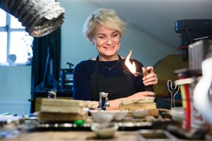 Ramunės rankose gimstantys papuošalai – unikalūs: atskleidė, nuo ko dažniausiai tenka atkalbėti vyrus