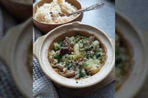 Troškinys su kiauliena, perlinėmis kruopomis ir daržovėmis: sotu ir gardu