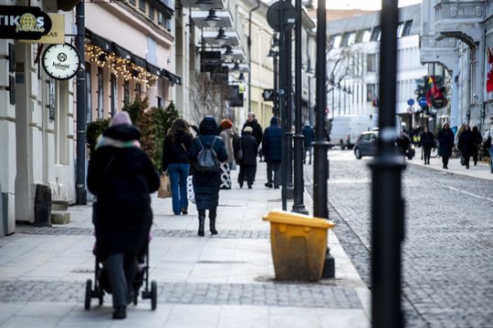 Lietuvos bankas stebi, kad gyventojų nuotaikos giedrėja.