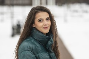 Eglė mokykloje patirdavo patyčias, namuose nebuvo net duonos, o dabar ji iš tėvų namų gelbėja seserį: „Laukiu, kol ji užaugs“