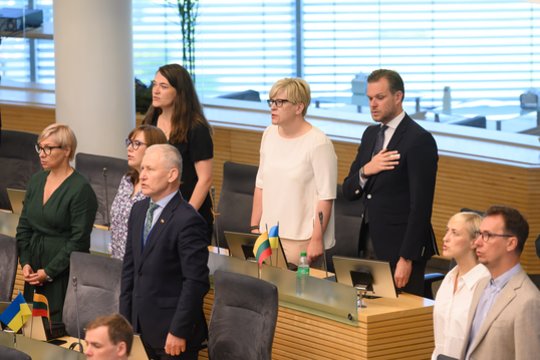 Nueinančiam ministrui A.Anušauskui atsisakius užimti NSGK pirmininko kėdę, ji jau matuojama buvusiam kariuomenės vadui, konservatoriui A.Pociui.