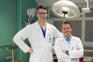 Muzikanto karjeros vos nesugriovė gumbas ant kaklo – išgelbėjo Klaipėdos medikai