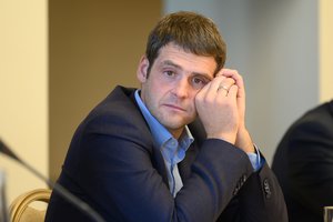 Skambūs  R. Žemaitaičio pareiškimai apie galimai išprievartautą policijos pareigūnę subliūško, byla nutraukta