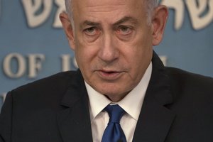 B. Netanyahu tvirtina, kad neatsisakys planų pulti Rafą
