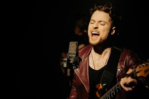 Dainininkas Matas Ligeika pristato kūrinį ir vaizdo klipą „Aš ateinu“