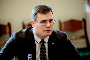 L. Kasčiūnas krašto apsaugos ministro viešai išsakytas užuominas dėl korupcijos vadina klaida