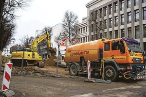 Miesto gražinimas tapo košmaru ir gyventojams, ir verslui: vieną kavinę jau uždarė, kada galės dirbti – nežinia