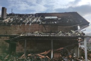 Neabejingi alytiškiai gelbėjo degančiame name miegančią mergaitę