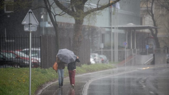 Per šalį slinks ciklonas: lietus maišysis su snaigėmis