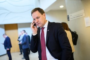 W. Tomaszewskis: dėl siūlymų tautinių mažumų mokykloms esame panašūs į „bananų respubliką“