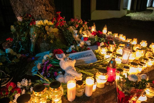  Teroristinio akto aukų pagerbimas prie rusijos ambasdos Vilniuje.<br> O.Gurevičiaus (ELTA) nuotr.