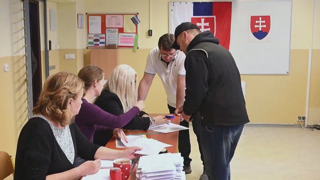 Slovakijos prezidentas paaiškės po antrojo rinkimų rato: nei vienas kandidatas negavo absoliučios daugumos