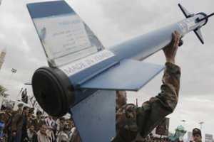 Hučiai apšaudė Kinijos tanklaivį