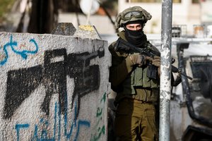 Izraelis pradėjo naują karinę operaciją Chan Junise