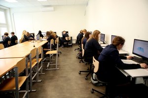 NŠA: šią savaitę vyks vienuoliktokų tarpiniai biologijos ir geografijos žinių patikrinimai