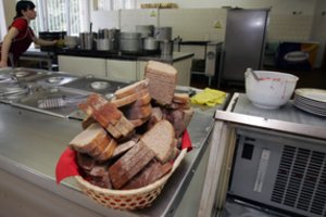 Vardija, kas priklauso tokioms šeimoms: didesni vaiko pinigai, nemokamas maitinimas – dar ne viskas